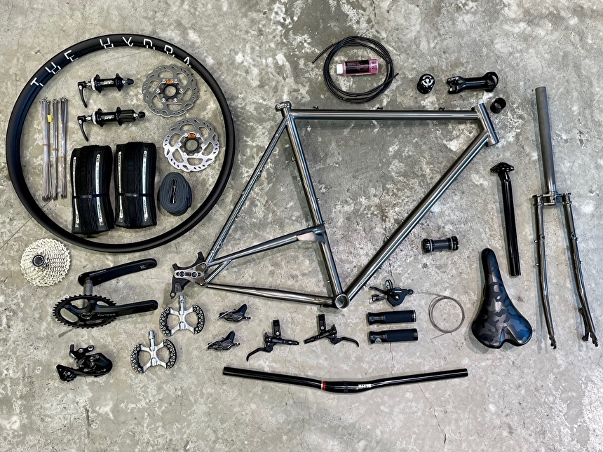 【CF01アーカイブ】外装11s / フラットバー / 700c